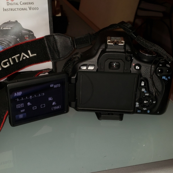 Canon EOS Rebel T3i Camera Bundle - Picture 6 of 8